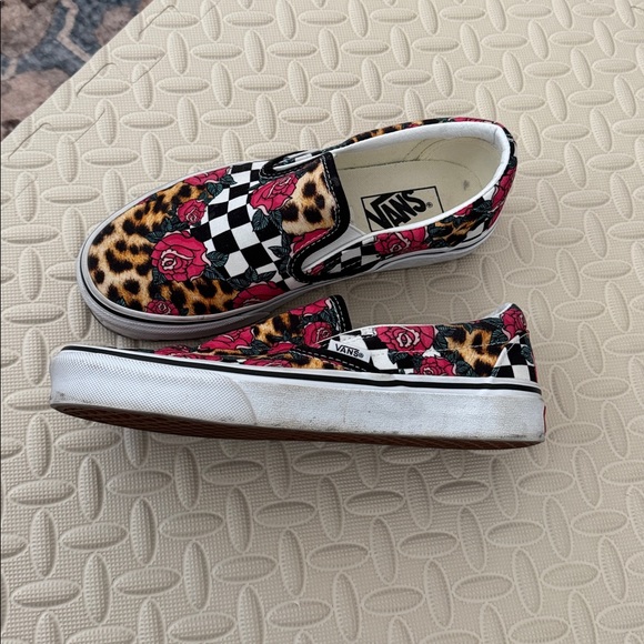 Vans Classic Slip On Womens Size 7 Rose Animal Checkerboard Skate Shoes - Picture 3 of 6